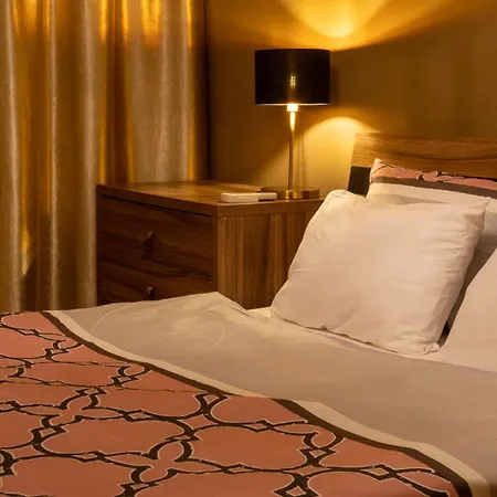 Romance Golden Line For Rent דירה